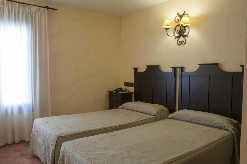 Hostal Rural Los Telares Pastrana Exterior photo