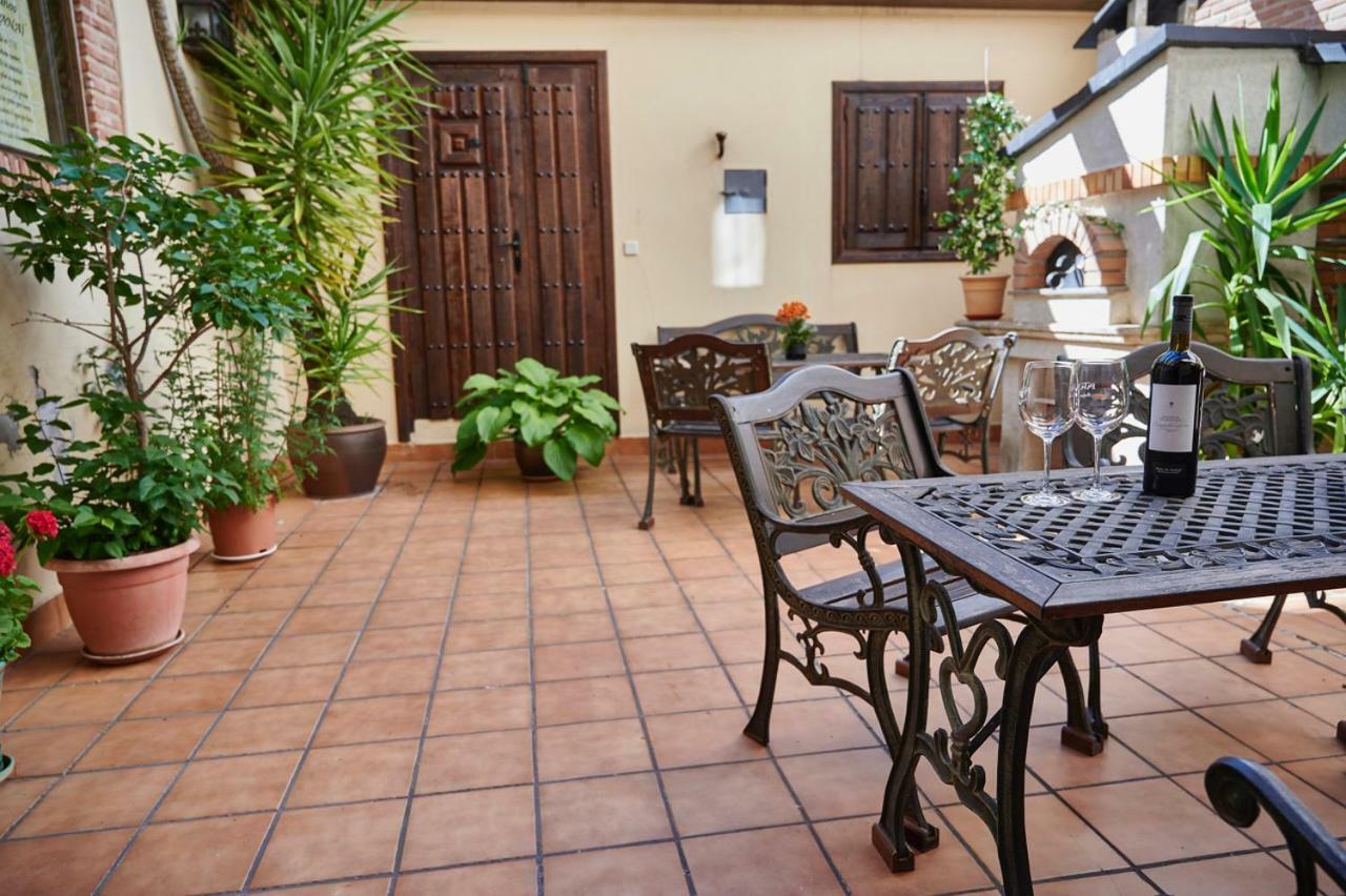 Hostal Rural Los Telares Pastrana Exterior photo